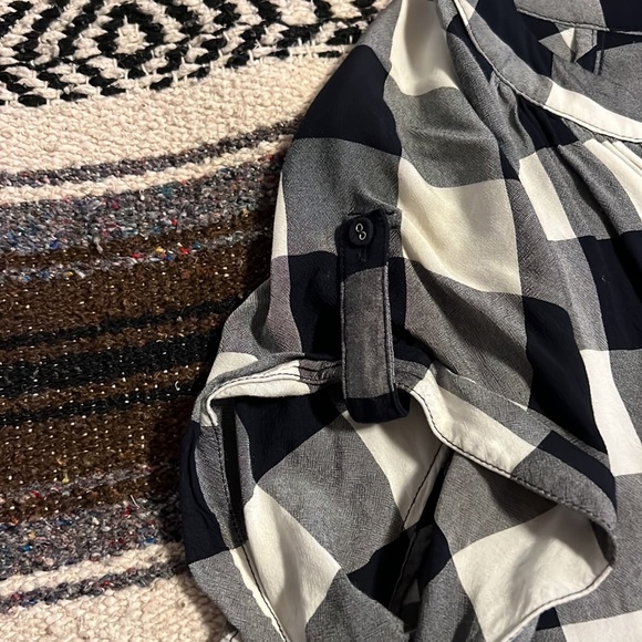Market & Spruce Black and White Lightweight Plaid Top Size Medium Women - Picture 4 of 5